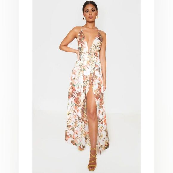 NWT PrettyLittleThing White Floral Print Chiffon Halterneck Maxi Dress 4US - Picture 1 of 8